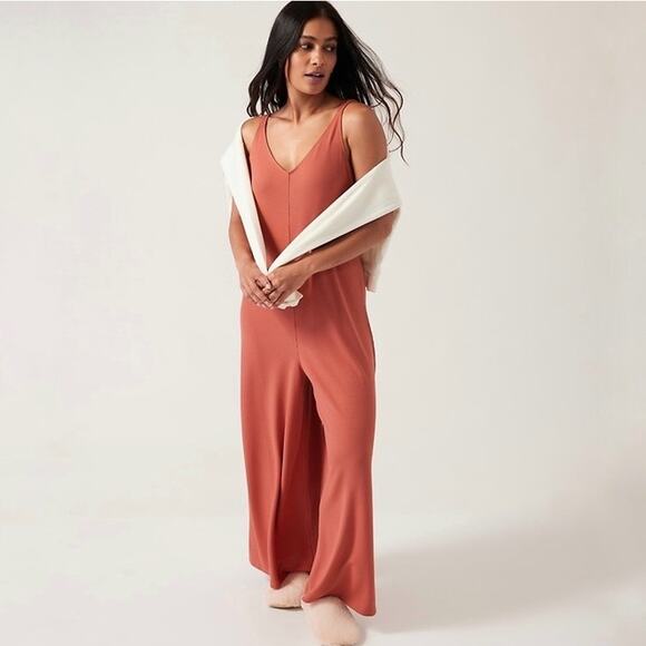 Athleta pink waffle knit Wind Down jumpsuit Size Small v neck wide leg - Picture 13 of 15